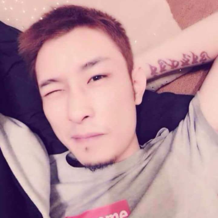 难得拥抱的第一张照片--南通相亲服务中心
