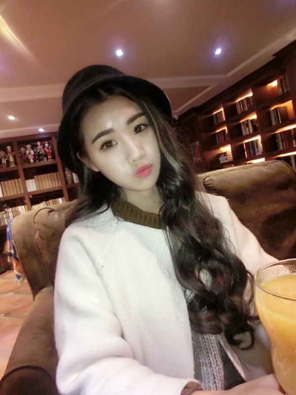 气质小妹的第三张照片--南通相亲服务中心