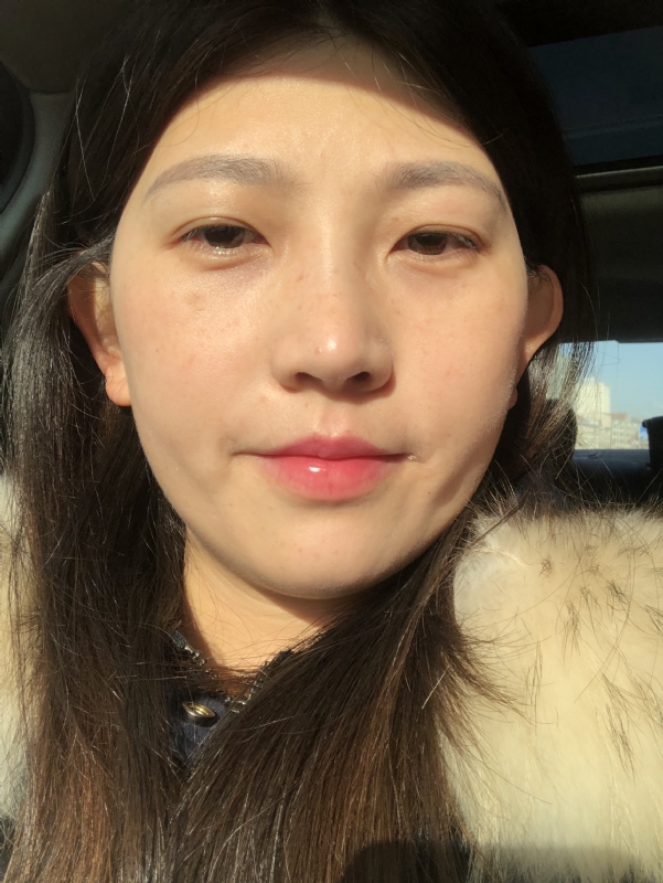 轻闭双眼的第一张照片--南通相亲服务中心