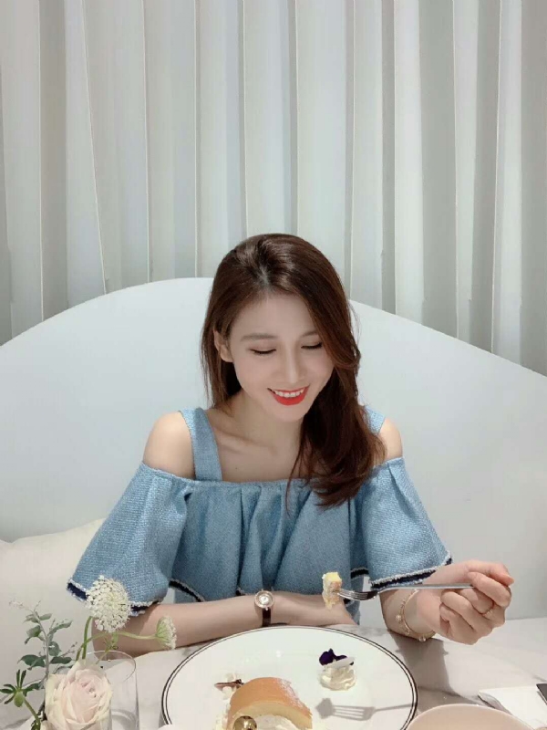 Emily的第三张照片--南通相亲服务中心