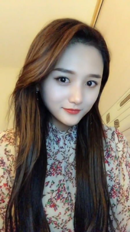 淡然一笑的第一张照片--南通相亲服务中心