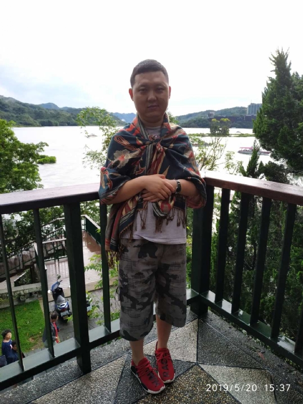 爱情里的俩个人的第一张照片--南通相亲服务中心