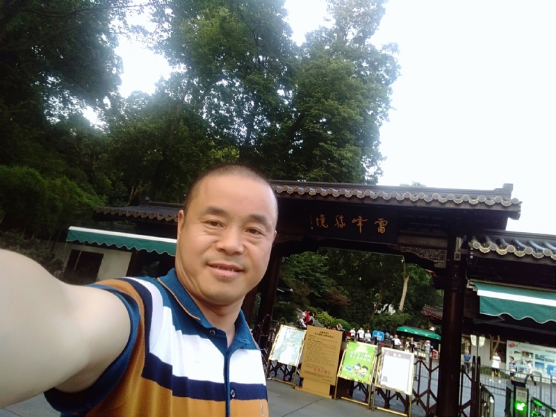 夏雨晨紫的第一张照片--南通相亲服务中心