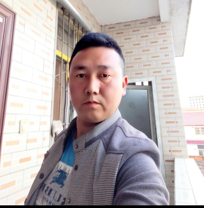 帅帅的大叔的第一张照片--南通相亲服务中心