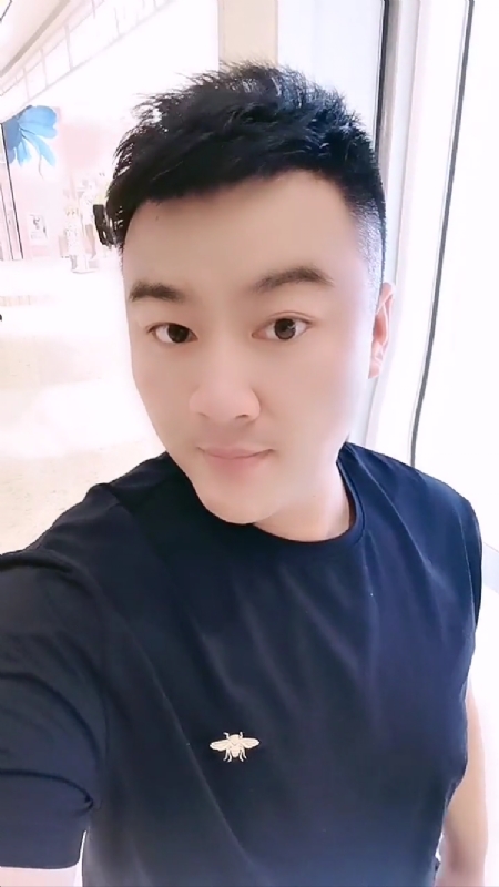 微风徐徐的第一张照片--南通相亲服务中心