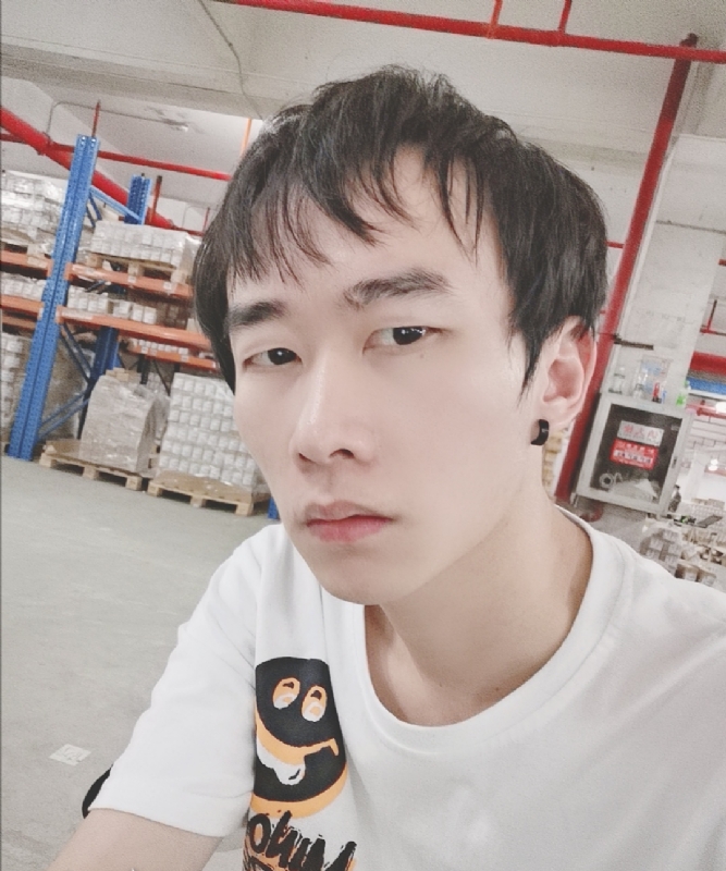 巷子里的猫的第一张照片--南通相亲服务中心