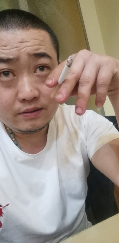 孤独的螃蟹的第一张照片--南通相亲服务中心