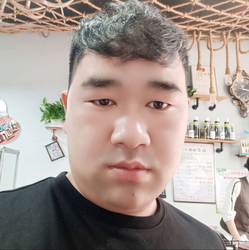 田野小伟的第一张照片--南通相亲服务中心