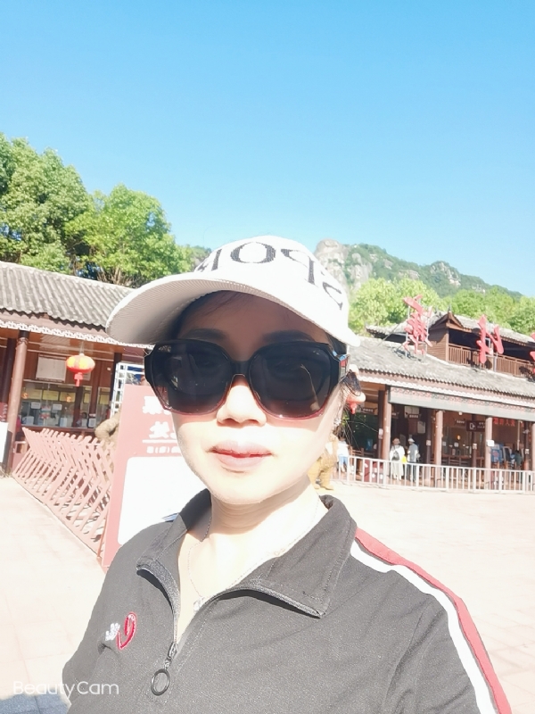山百合的第一张照片--南通相亲服务中心