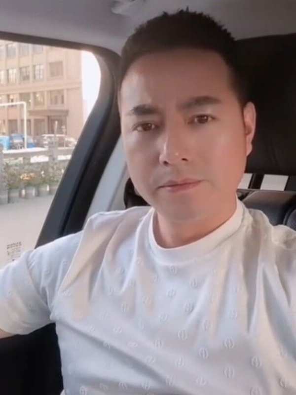 勿忘初心的第一张照片--南通相亲服务中心