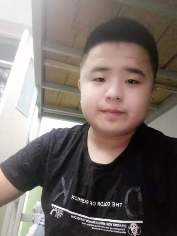 打小就爱淘气的第一张照片--南通相亲服务中心