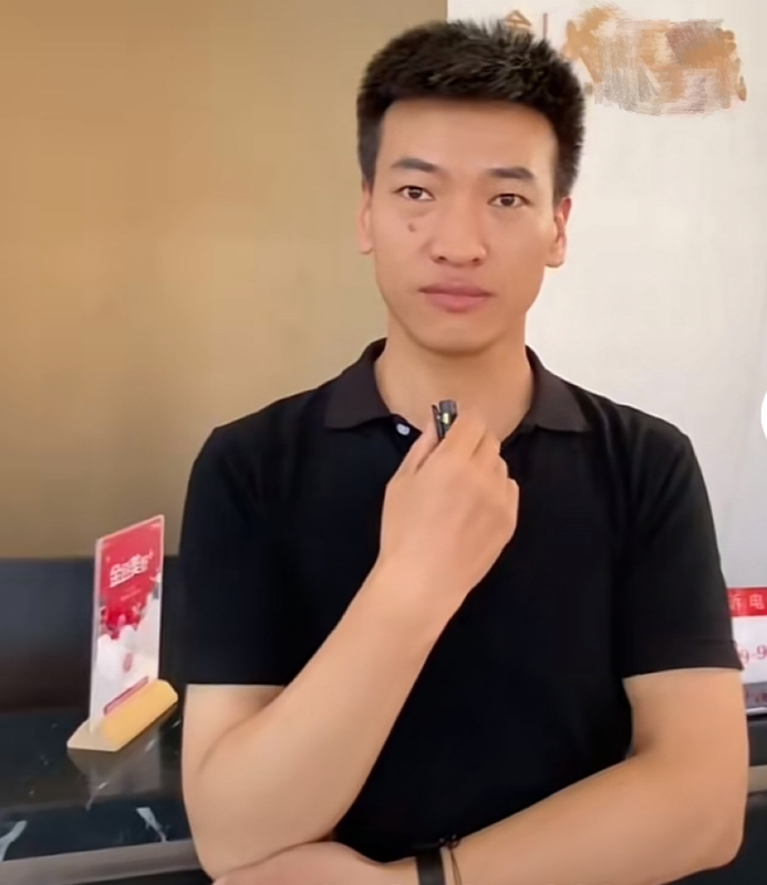 一杯梁白开的第一张照片--南通相亲服务中心