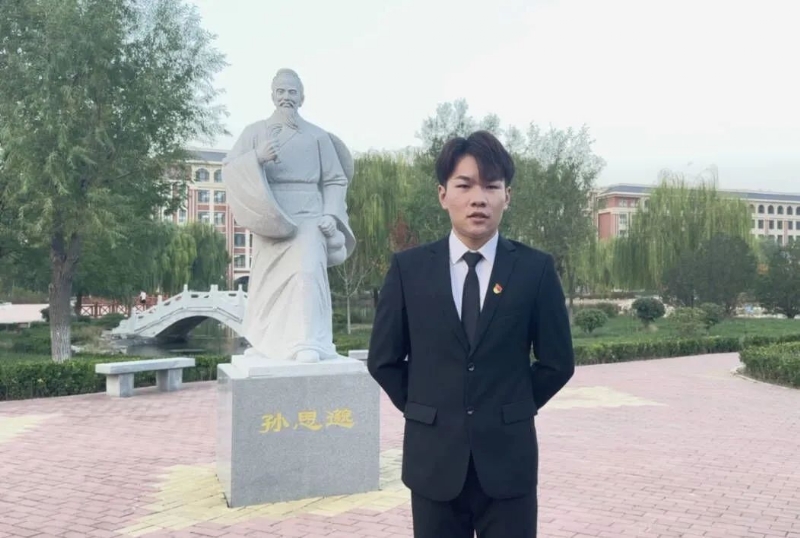 尚明月的第一张照片--南通相亲服务中心