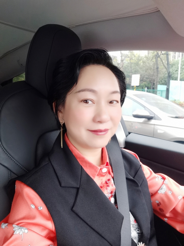 艳阳天的第二张照片--南通相亲服务中心